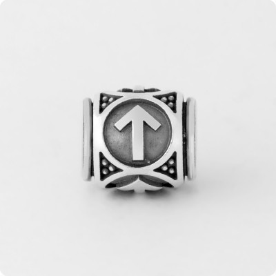 Шарм-бусина с руной Тейваз (Тюр) из серебра