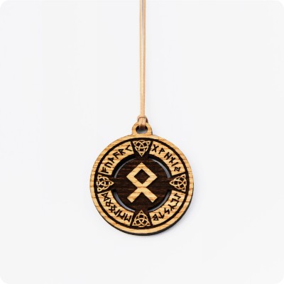 Руна Одал (Отала) в руническом круге из дерева